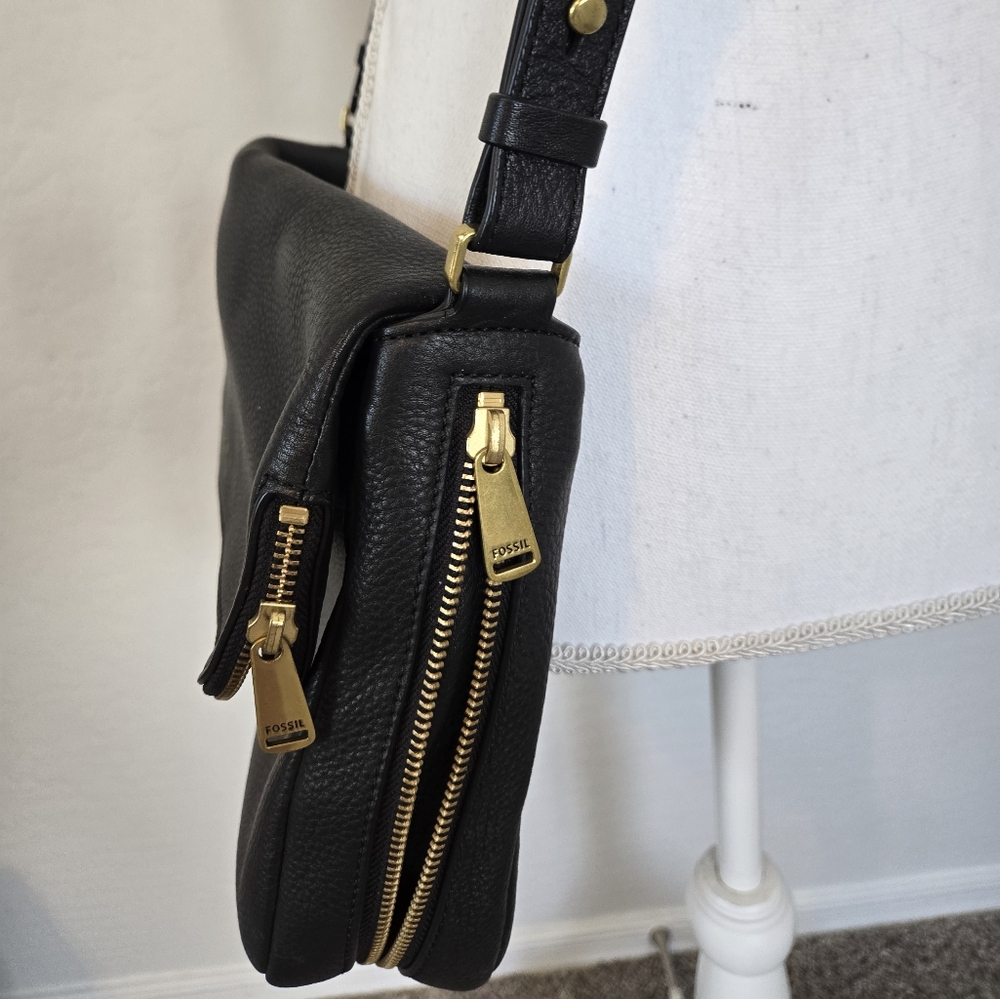 Women's Black Fossil Crossbody Handbag